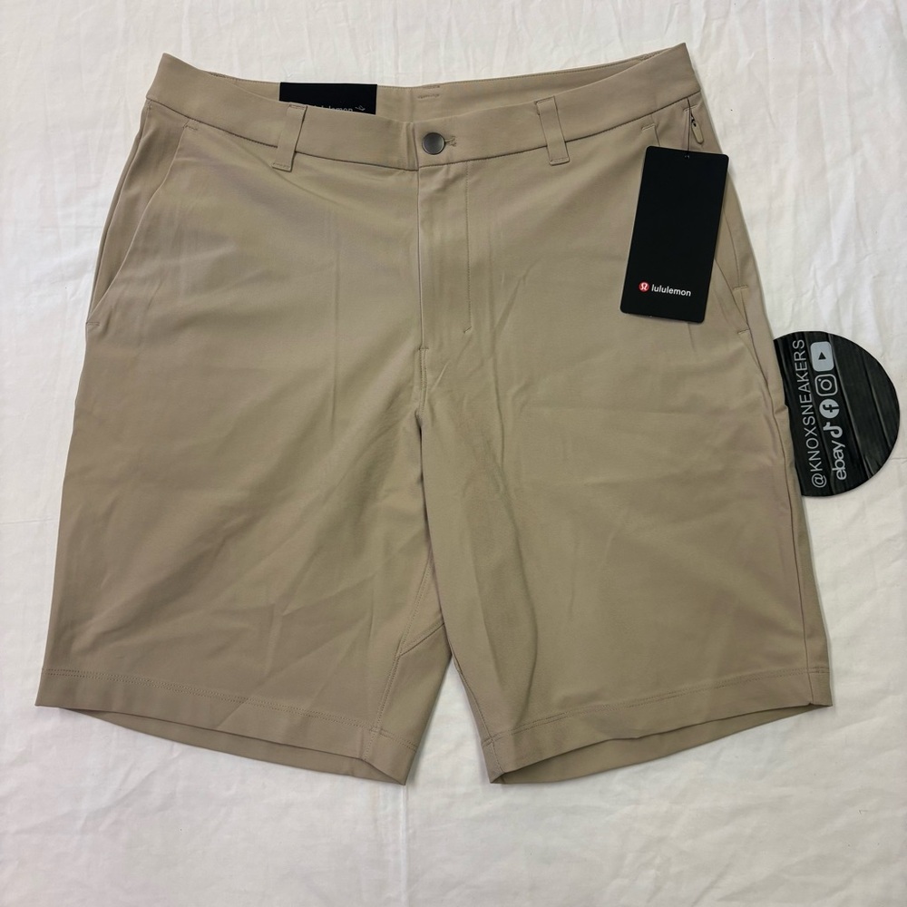Lululemon Commission Short Classic 9" TRNH Trench Beige Men's Size 31